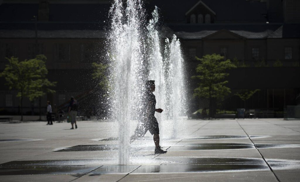 Toronto fountain goes into storage!