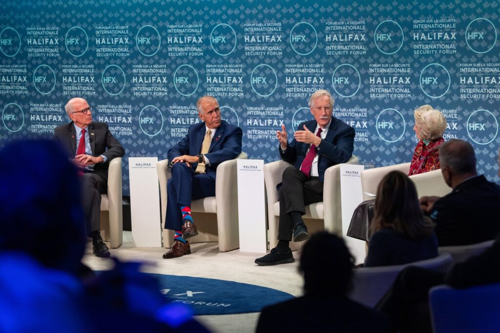 US senators say relations with Canadian neighbours are breaking!